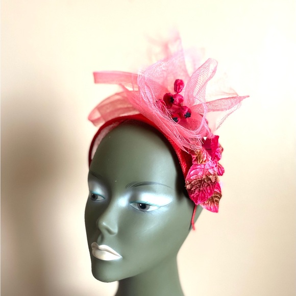 Modern-day Fascinator - Picture 2 of 7